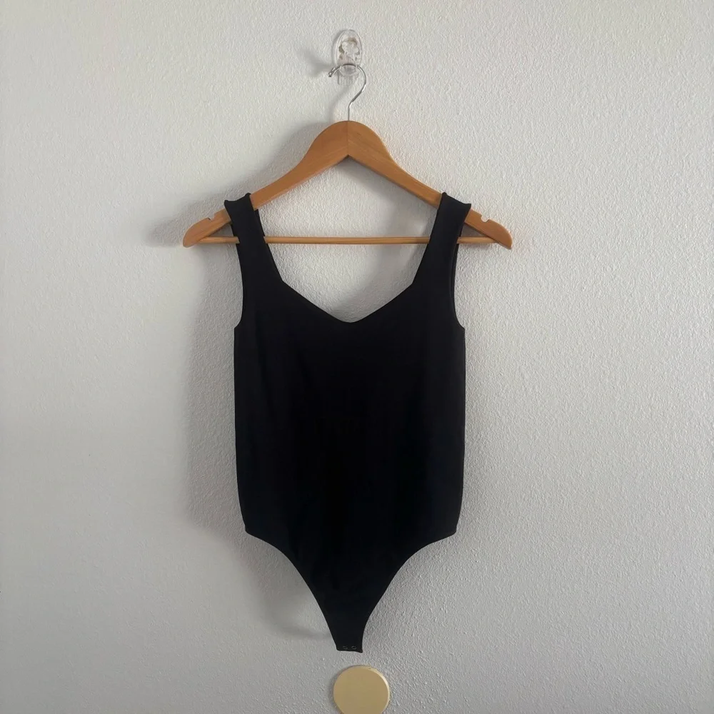 Intimately Free People Black V-Neck Bodysuit M/L – Everyday Essential